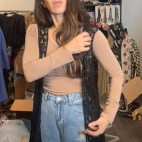 MOMS CROCHET VEST - Picture 1 of 1